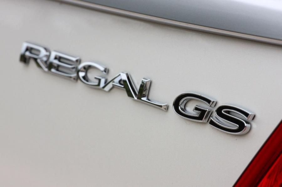  Buick Regal GS 2012 года  (фото 34 из 90)